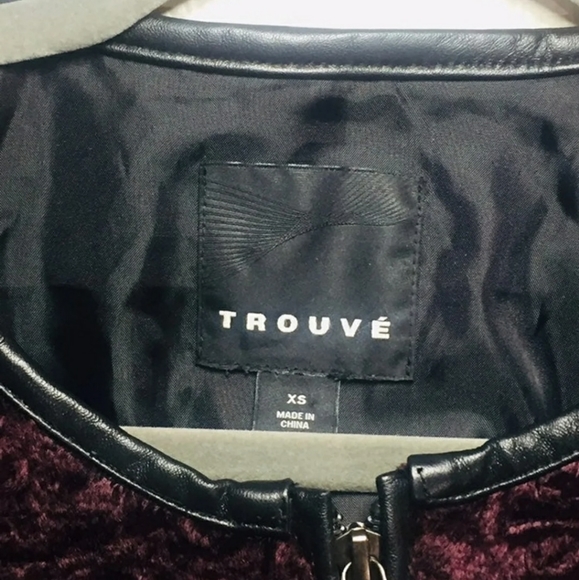 Trouve Womens Faux Fur Jacket W/ Leather trim - Picture 2 of 3